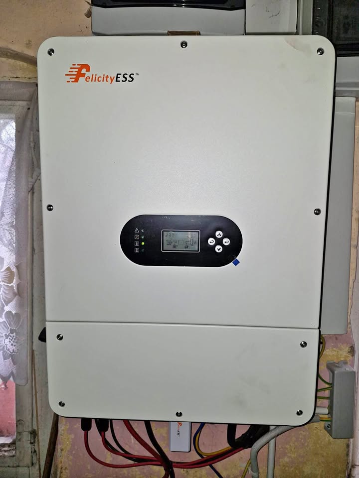 10 kW Hybrid Solar Inverter & Battery Storage Kit