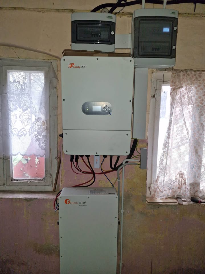 10 kW Hybrid Solar Inverter & Battery Storage Kit